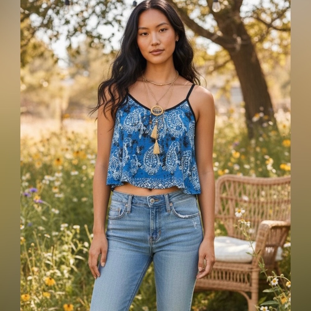 ANGIE Bohemian Cropped Ruffle Paisley Top. Size Medium.